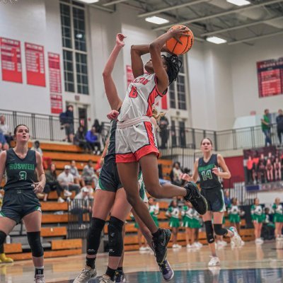 Deyva Davis Sets The Tone With Energy And Edge