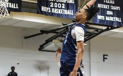 Antonio Dixon Developing Into Matchup Nightmare