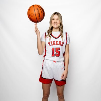 Lily Burns Combines Academic Excellence With Basketball Success